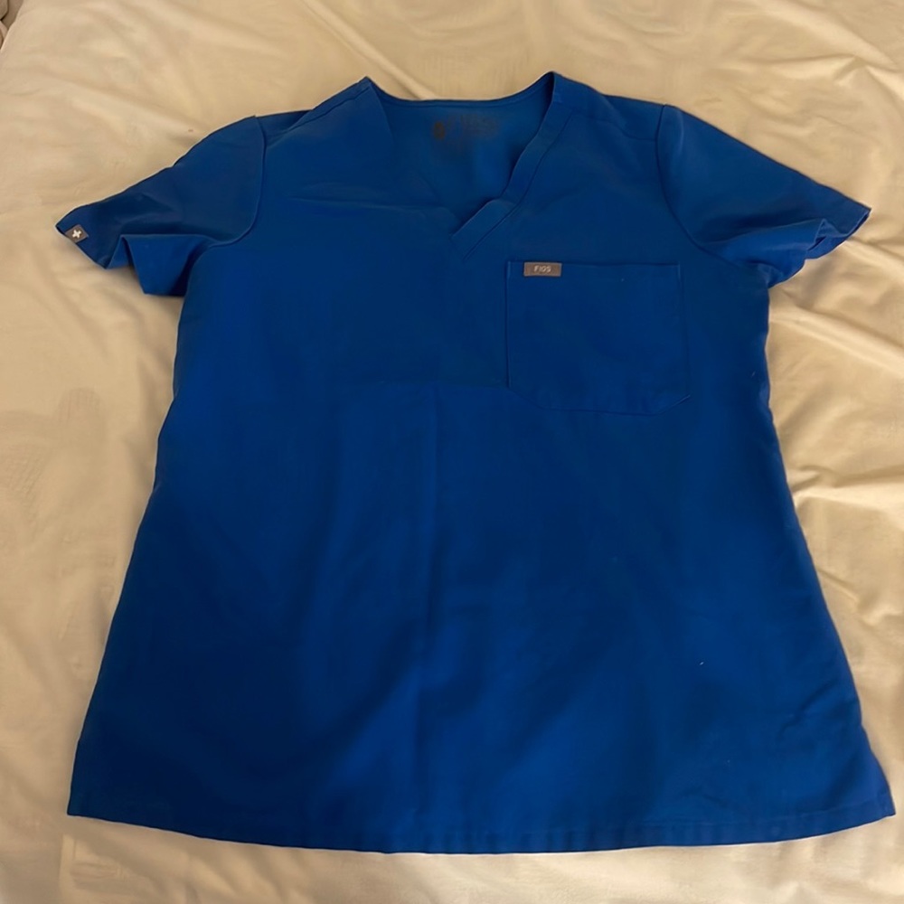 Figs scrub top